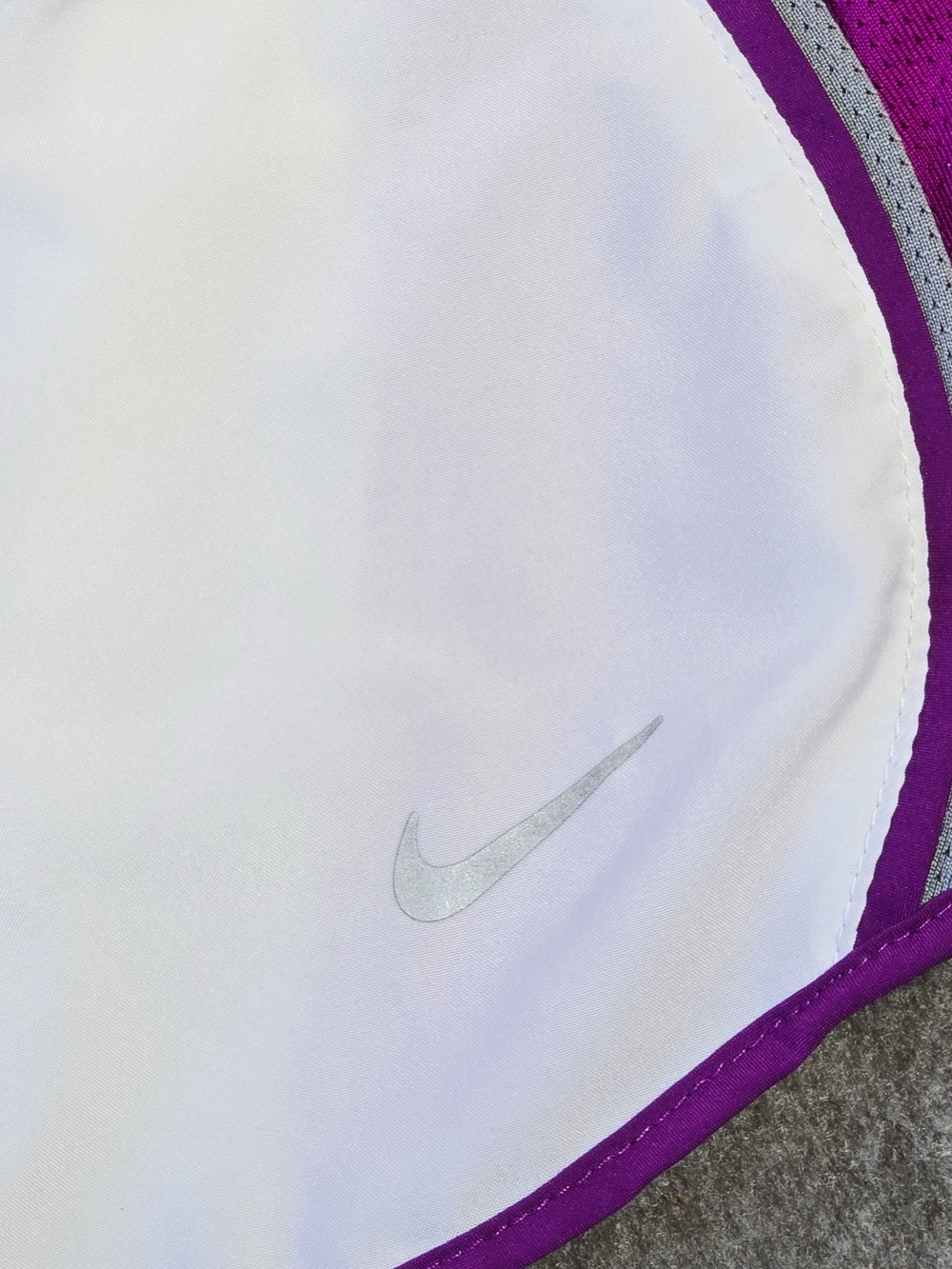 Nike Women’s DRI-FIT White & Purple Running Shorts Womens XL - Picture 3 of 15